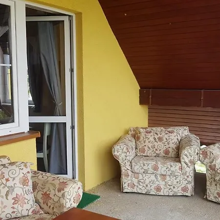 Zolty Domek Guest house